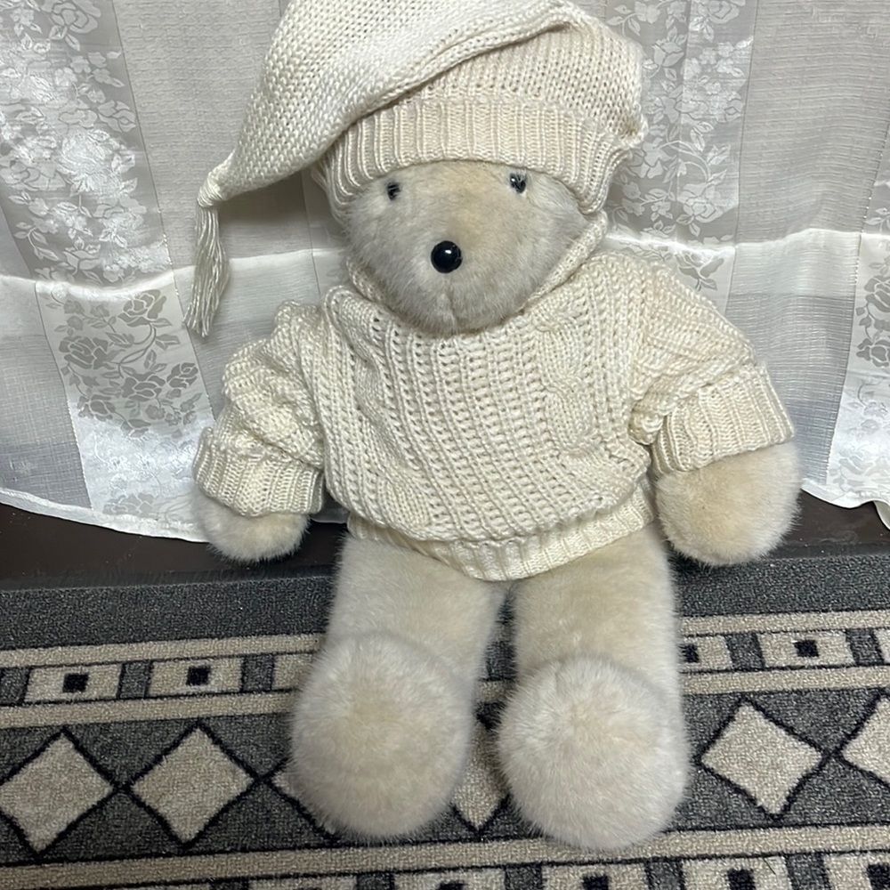 Vintage Theodore Bearington 22x16 North American Bear Co. #4002 Cream